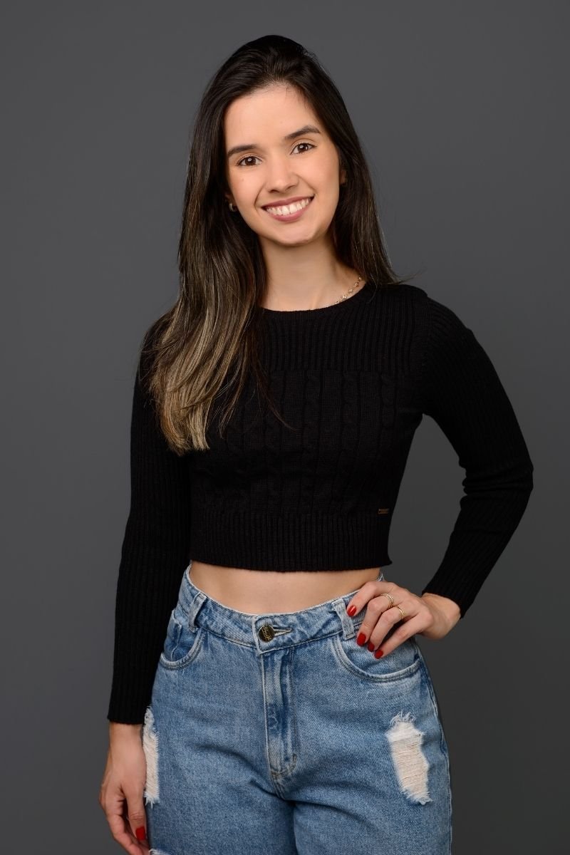 Blusa Cropped Tricot Canelada e Tranças