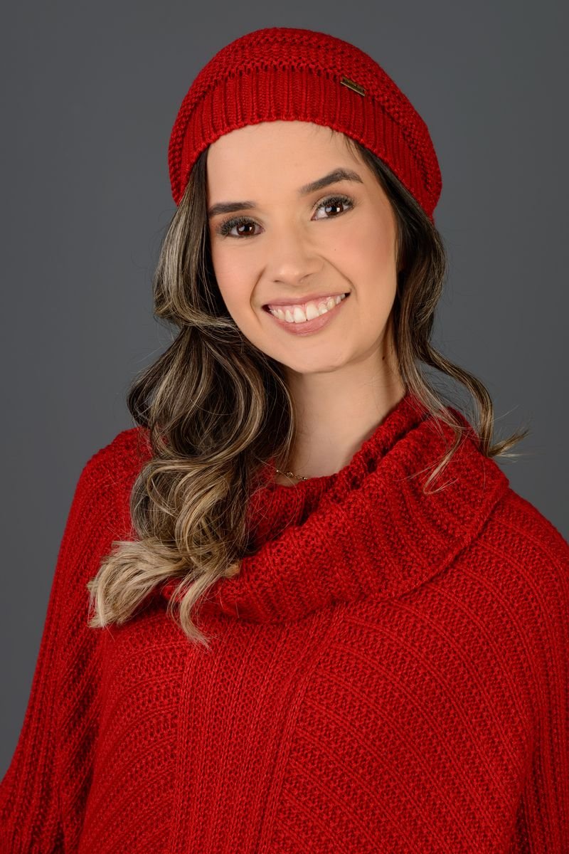 Poncho Tricot com Manga Longa e Gola Boba