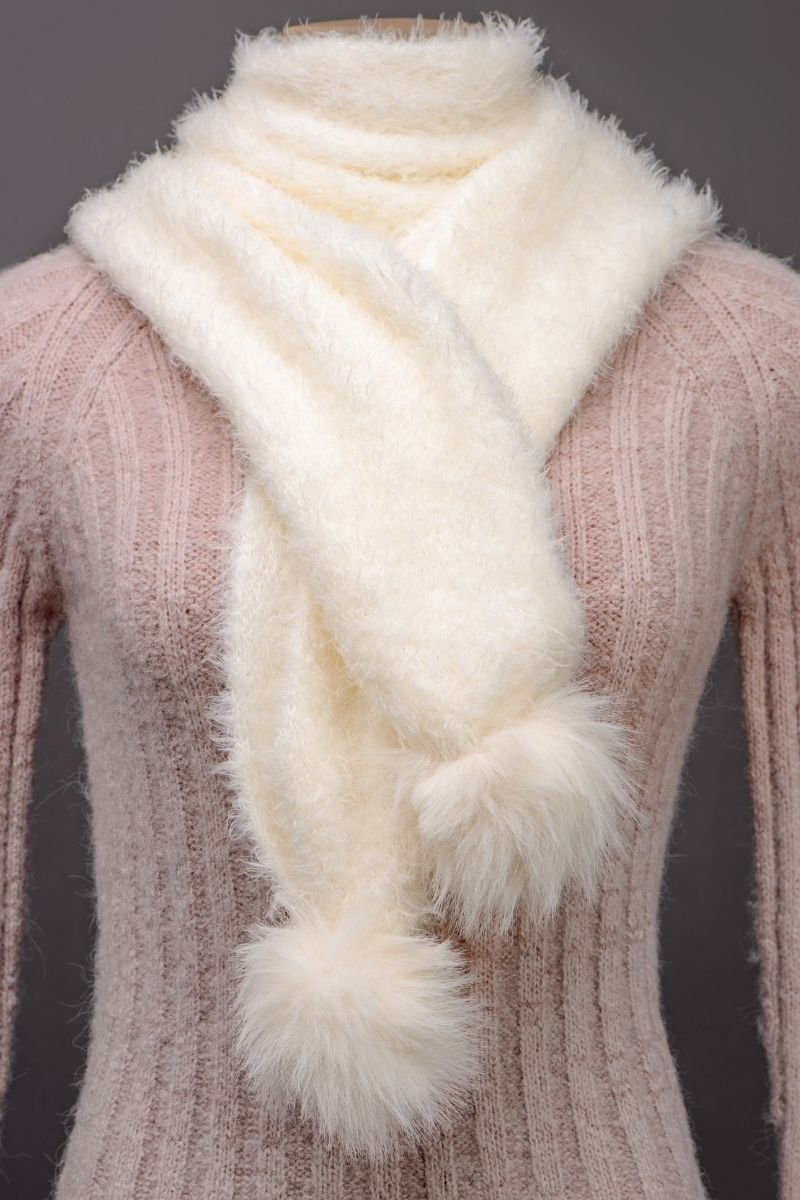 Manta / Cachecol Tricot Pelinho com Pompom