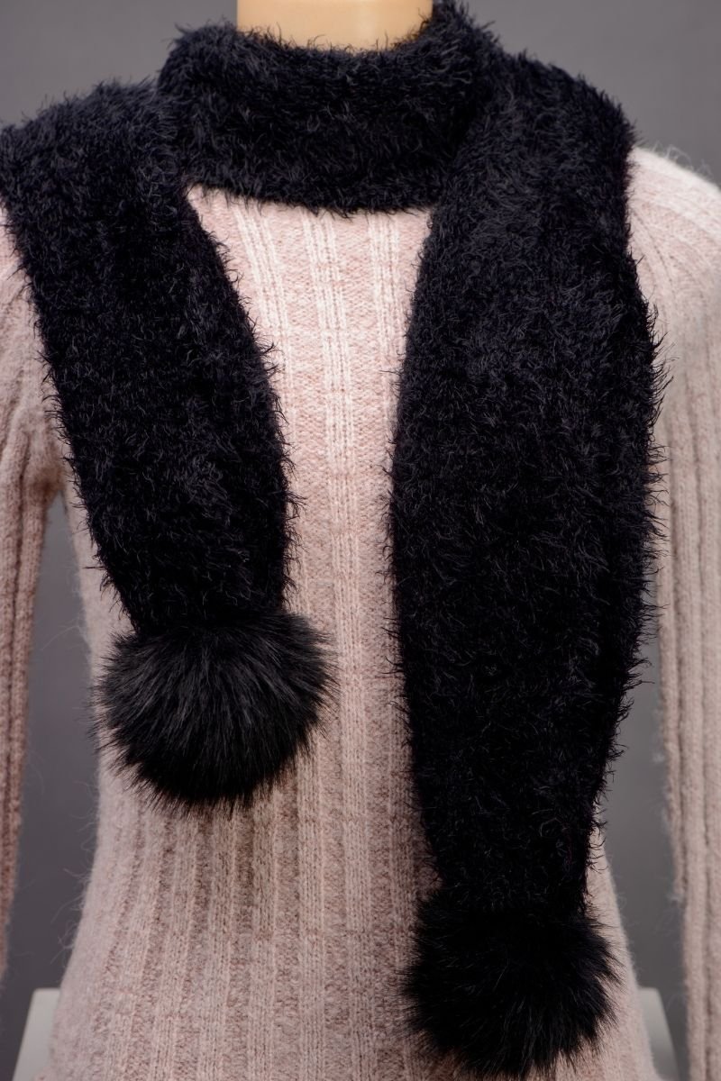 Manta / Cachecol Tricot Pelinho com Pompom