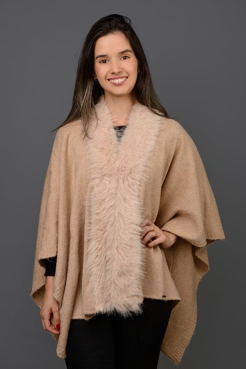 Poncho Ruana Tricot com Pele