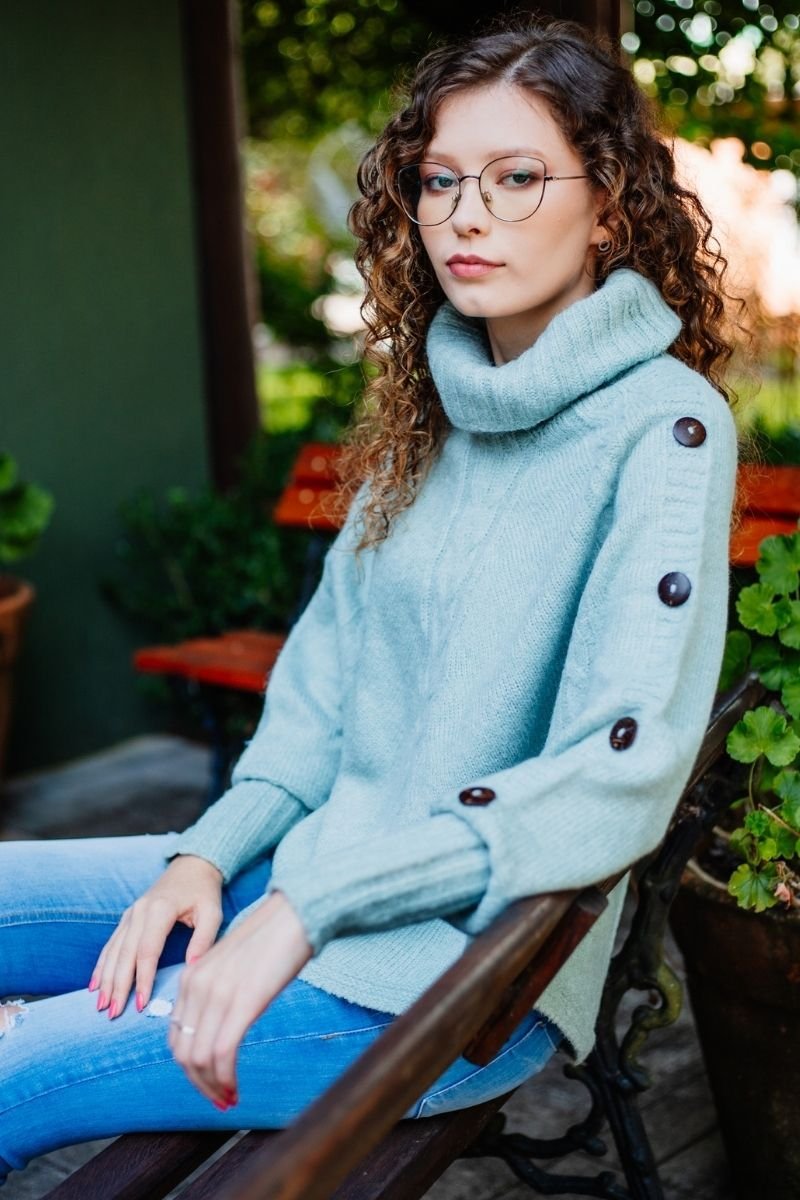 Poncho Tranças com Botão e Gola Boba