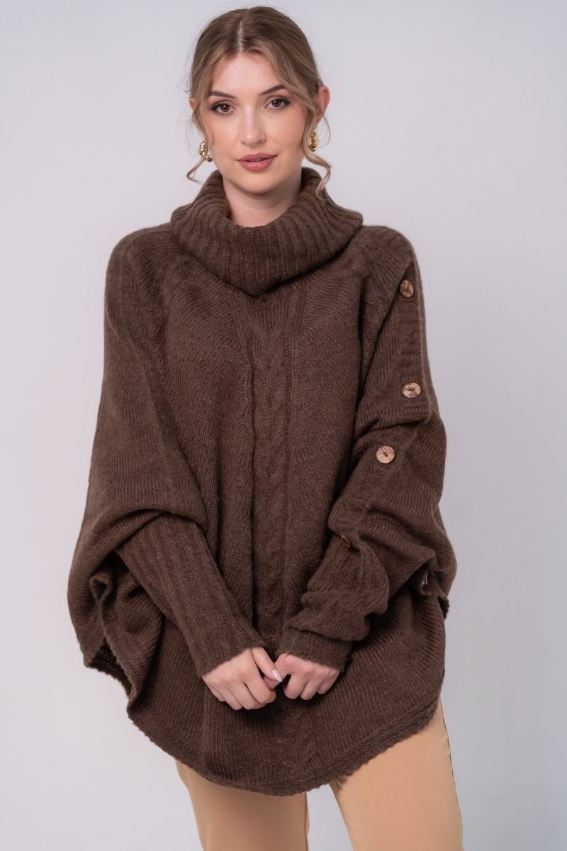 Poncho Tranças com Botão e Gola Boba