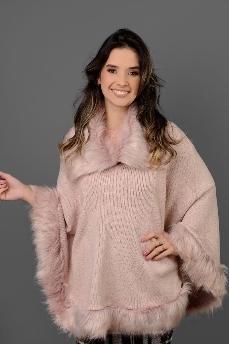 Poncho Tricot Liso com Pele
