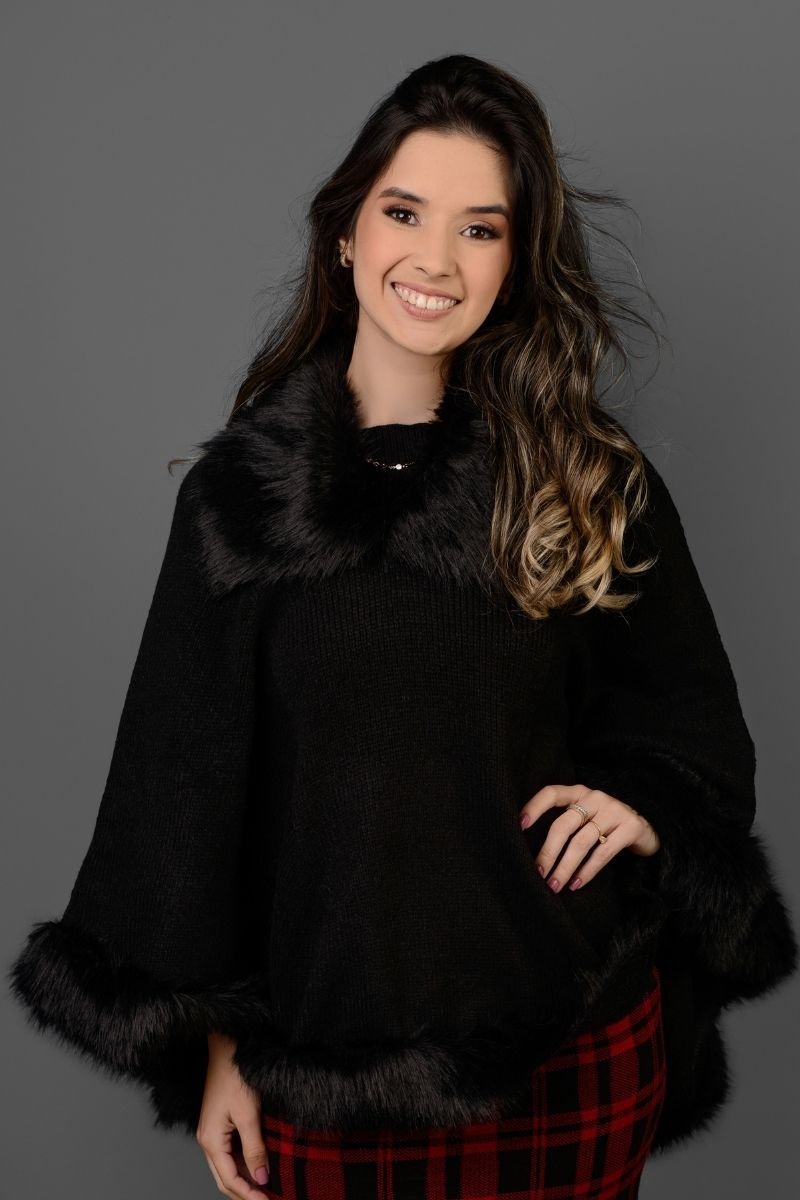 Poncho Tricot Liso com Pele