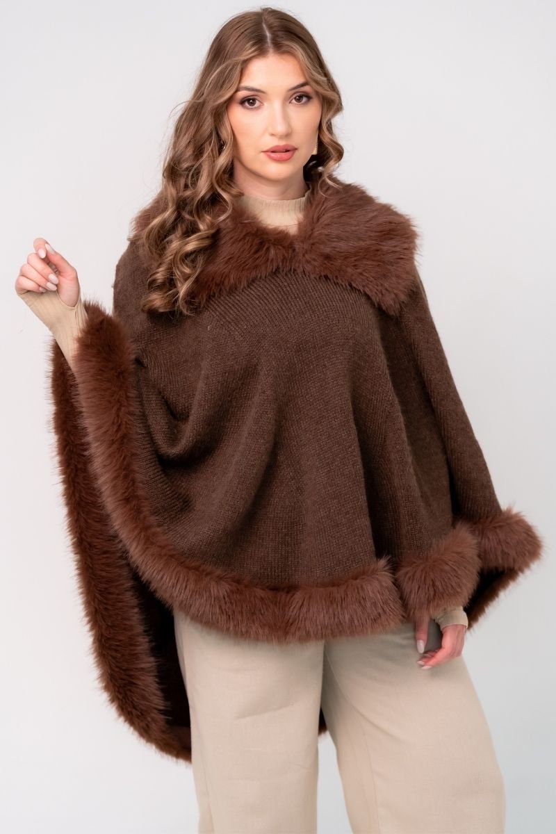 Poncho Tricot Liso com Pele