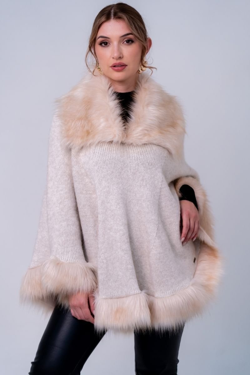 Poncho Tricot Liso com Pele
