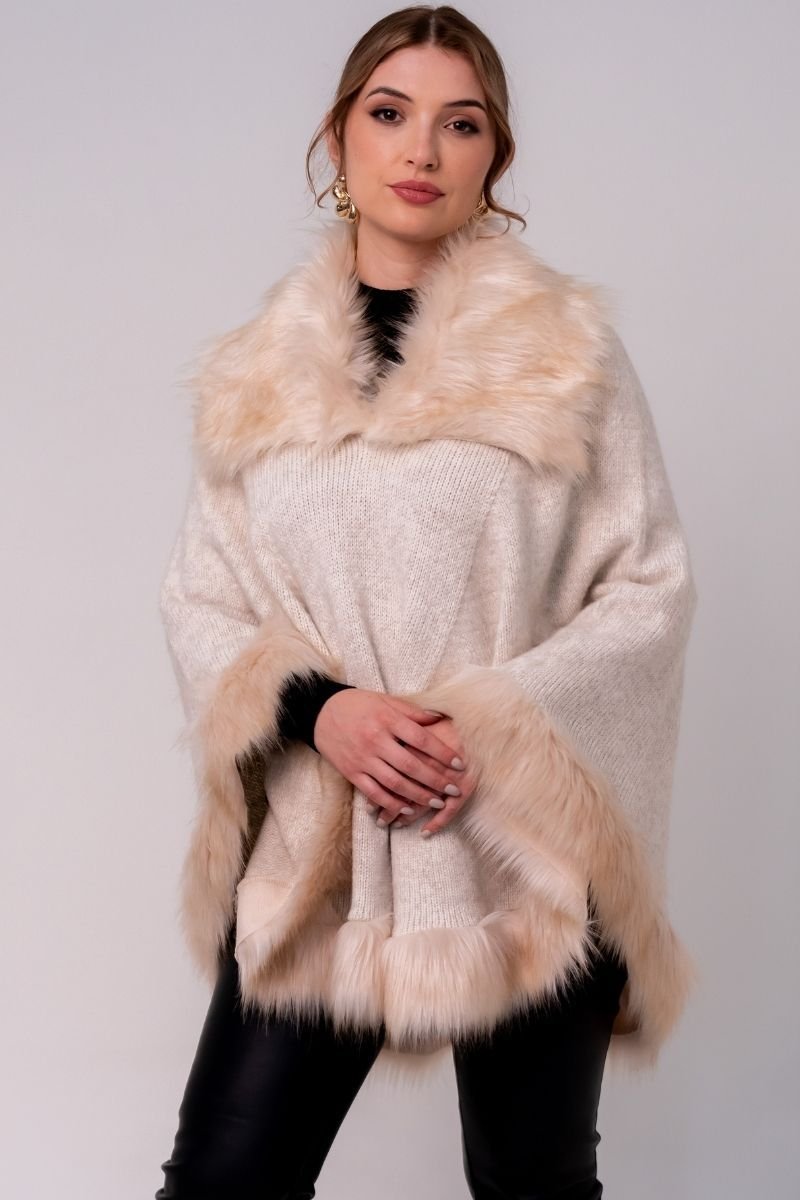 Poncho Tricot Liso com Pele
