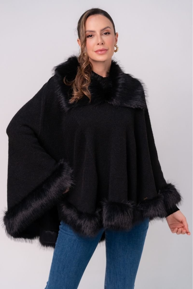 Poncho Tricot Liso com Pele