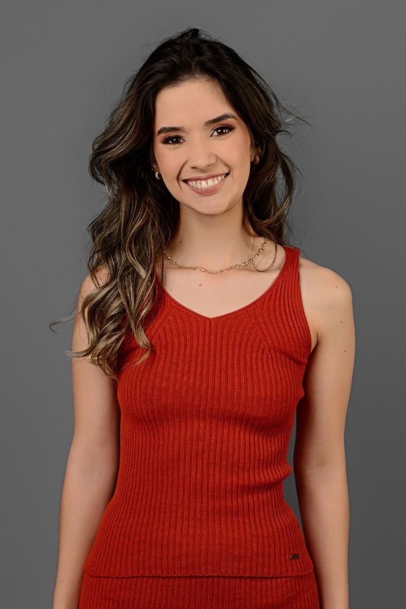 Regata Feminina com Decote V