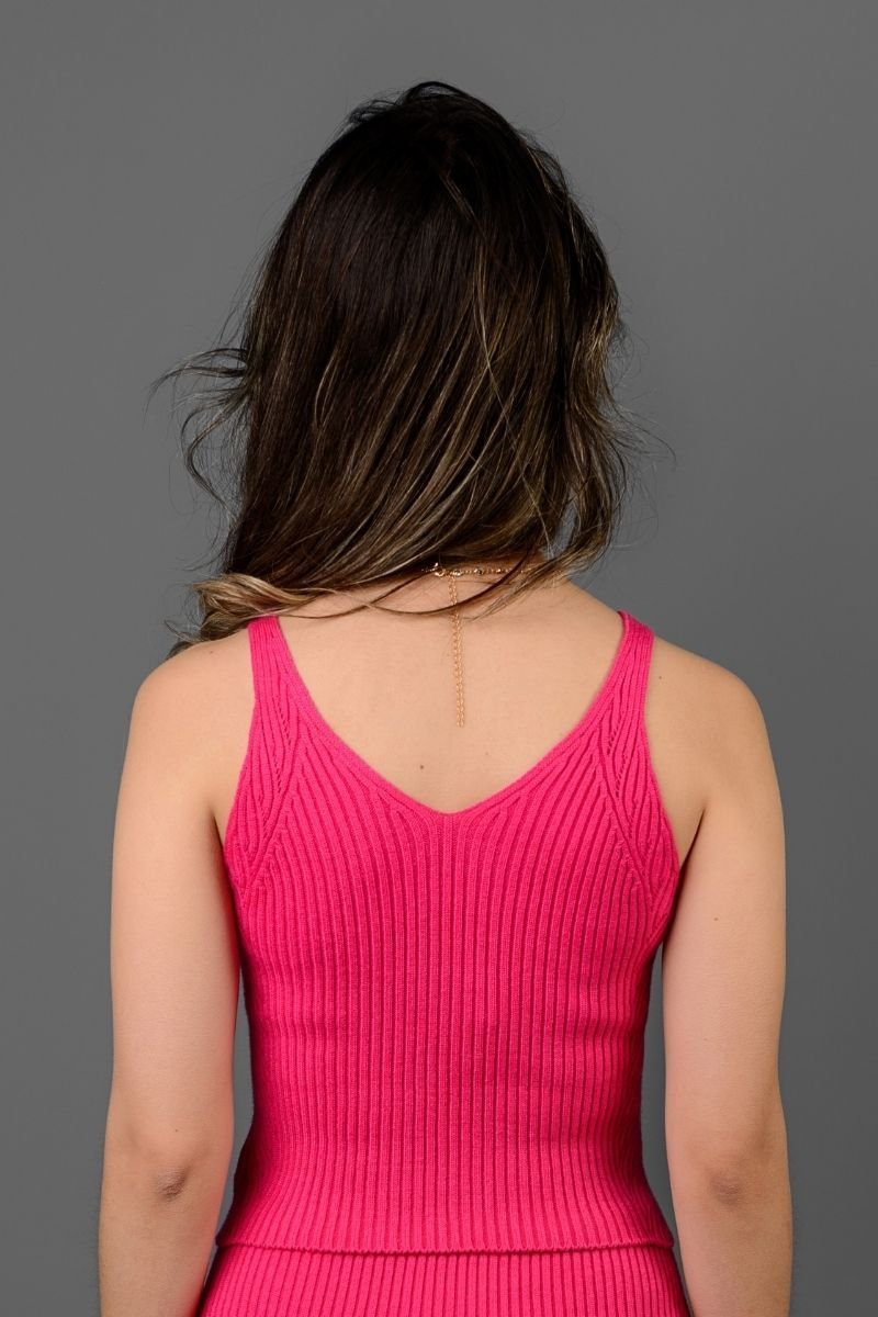 Regata Feminina com Decote V Frente e Costas