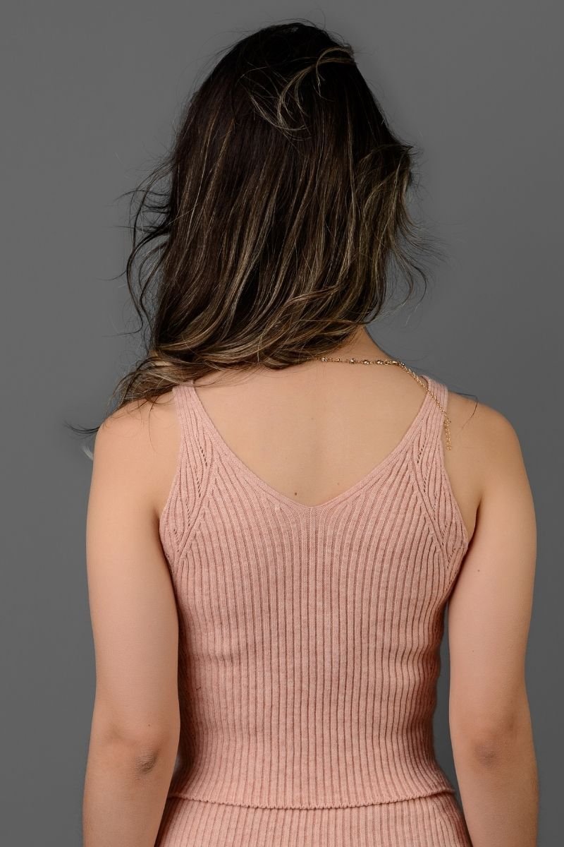 Regata Feminina com Decote V Frente e Costas