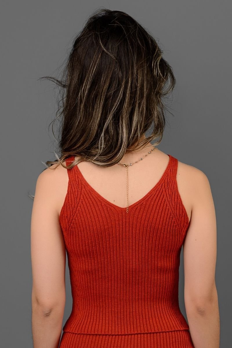 Regata Feminina com Decote V Frente e Costas