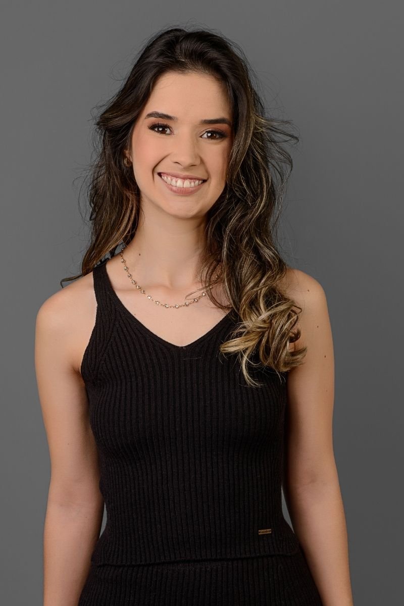 Regata Feminina com Decote V Frente e Costas