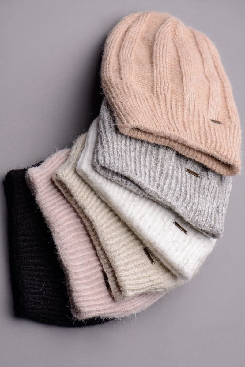 Touca / Gorro Tricot Canelada e Forrada Pelinho