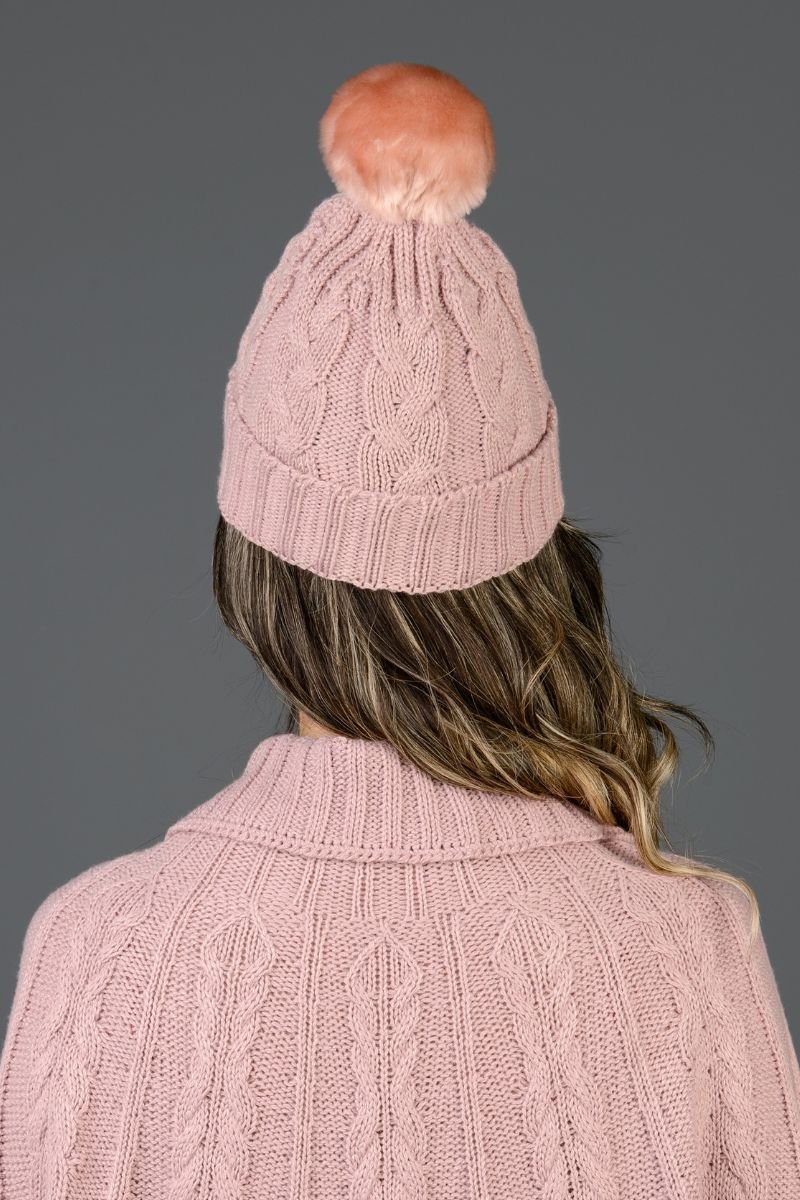 Touca / Gorro Tricot Feminino Tranças e Pompom