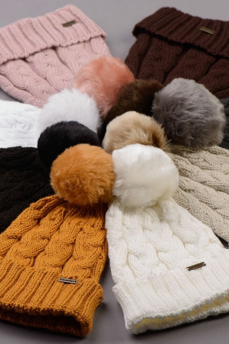 Touca / Gorro Tricot Feminino Tranças e Pompom