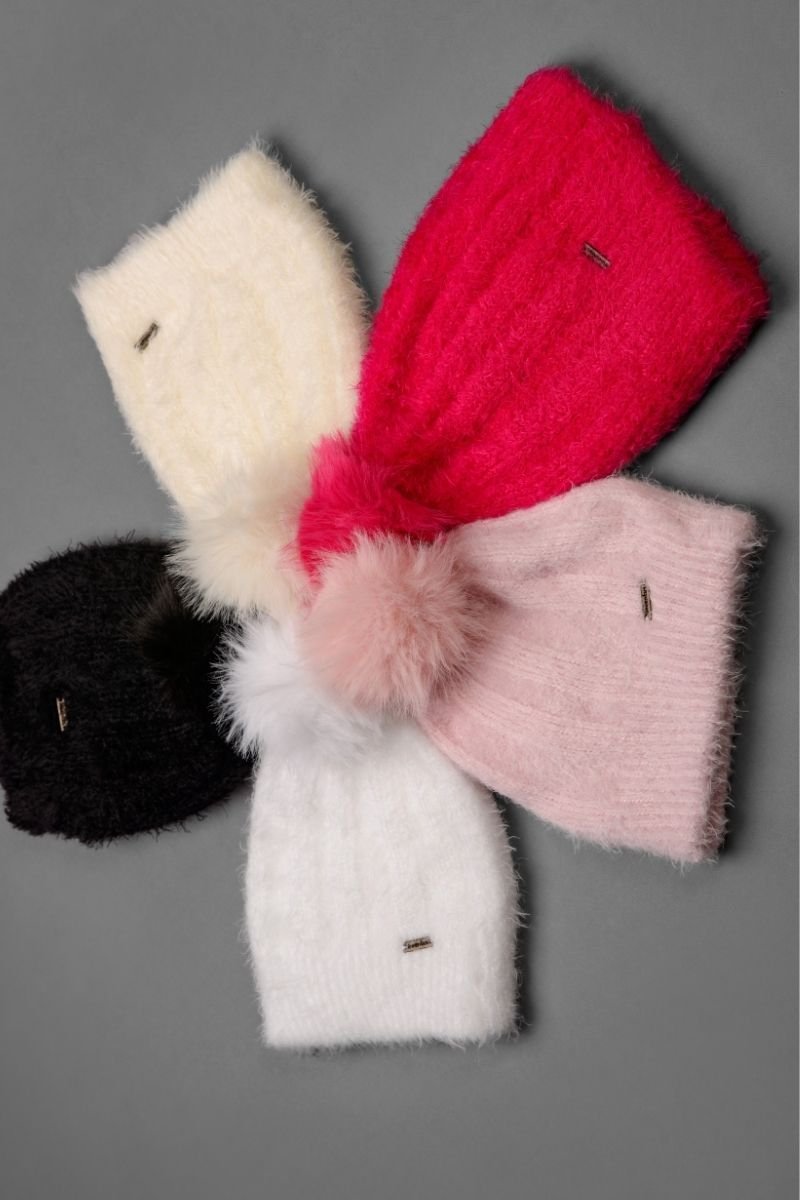 Touca / Gorro Tricot Pelinho com Pompom